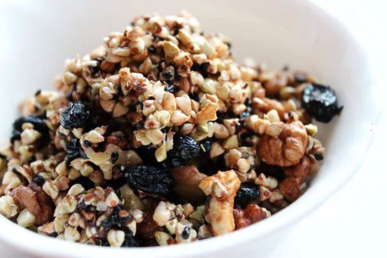 Buckwheat with the addition of dried apricots and prunes - a side dish option on the buckwheat diet menu